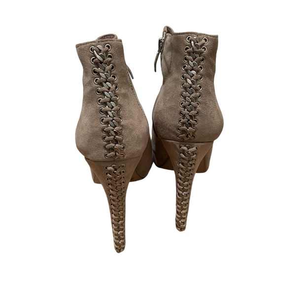 Vince Camuto Cannon Chain Heel Ankle Booties Fawn Tan Size 9 - Picture 10 of 11